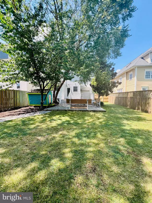 701 N JEFFERSON ST, Arlington, VA 22205