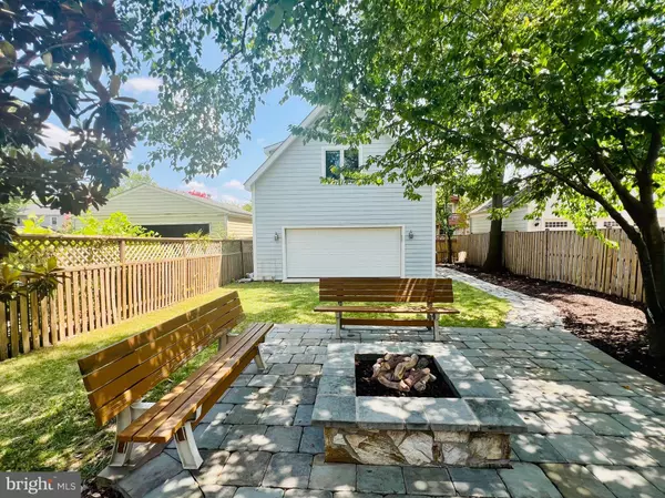 701 N JEFFERSON ST, Arlington, VA 22205