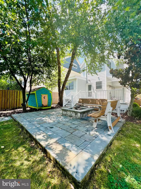 701 N JEFFERSON ST, Arlington, VA 22205