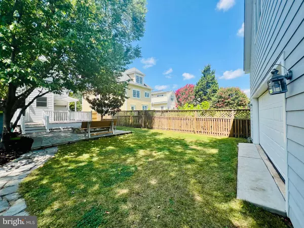 701 N JEFFERSON ST, Arlington, VA 22205