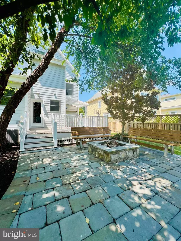 701 N JEFFERSON ST, Arlington, VA 22205