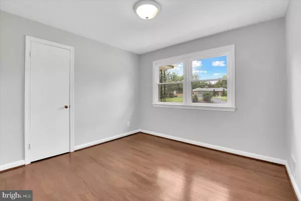 5835 LEBANON RD, Alexandria, VA 22310