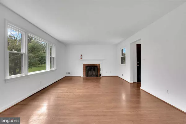 5835 LEBANON RD, Alexandria, VA 22310