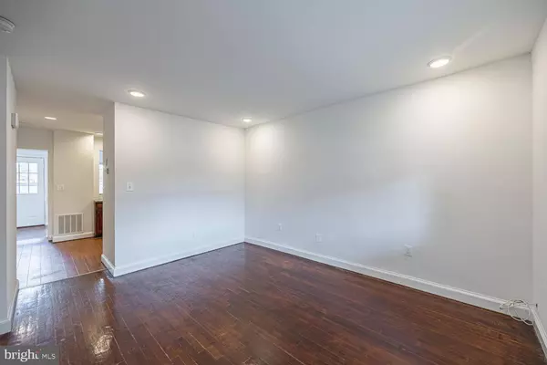 156 WESMOND DR, Alexandria, VA 22305