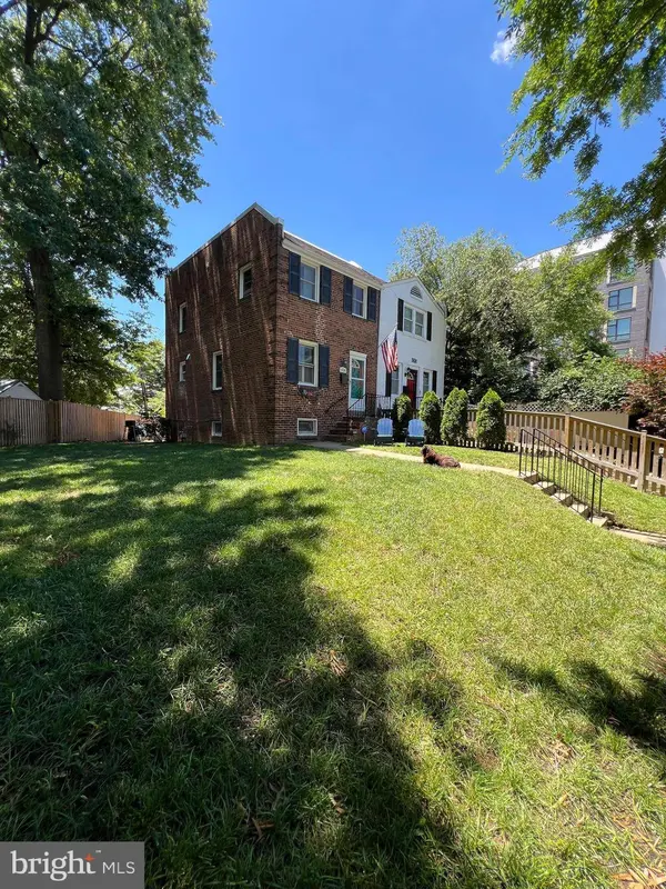 1008 BASHFORD LN, Alexandria, VA 22314