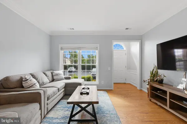 1717 BRADDOCK PL, Alexandria, VA 22302