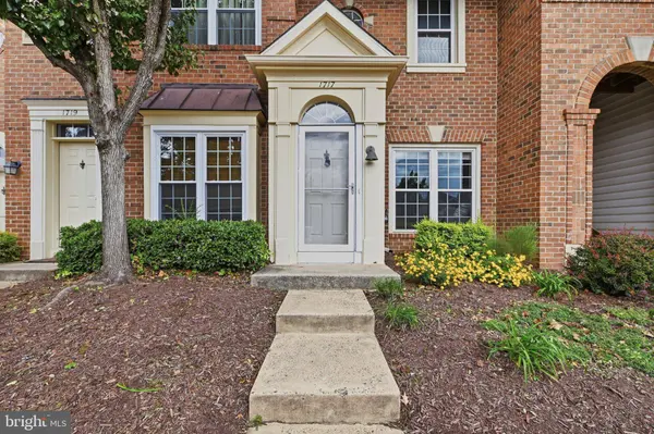 1717 BRADDOCK PL, Alexandria, VA 22302