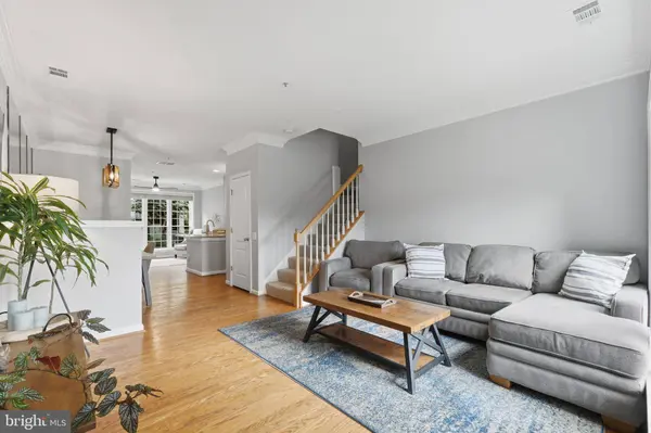1717 BRADDOCK PL, Alexandria, VA 22302