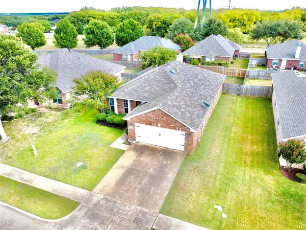 2779 Sunvalley Drive, Grand Prairie, TX 75052