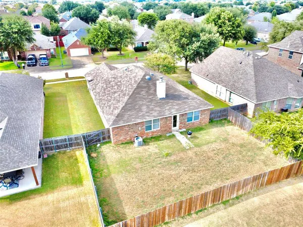 2779 Sunvalley Drive, Grand Prairie, TX 75052