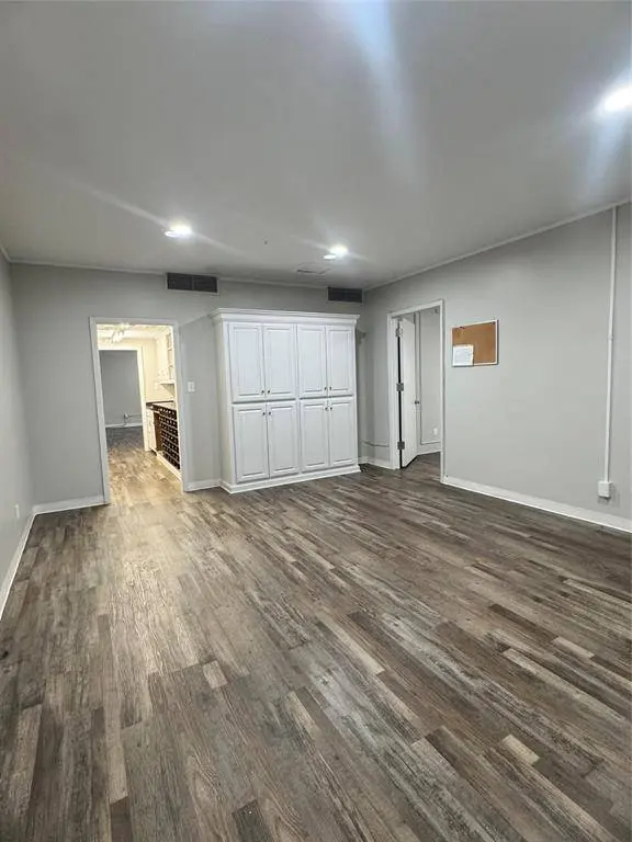 300 N Washington Street, Kaufman, TX 75142