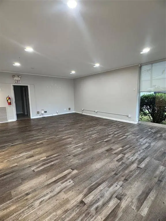300 N Washington Street, Kaufman, TX 75142