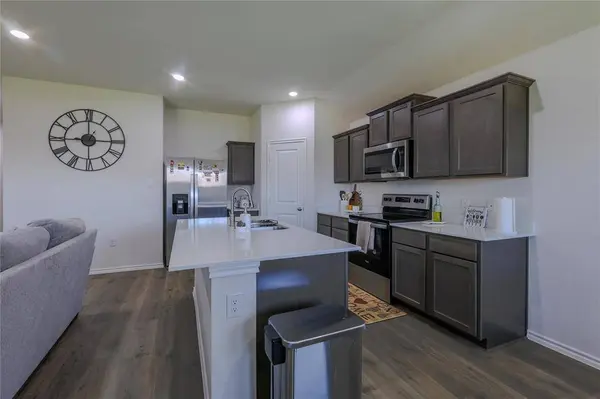 305 Charmed Way, Caddo Mills, TX 75135-6621