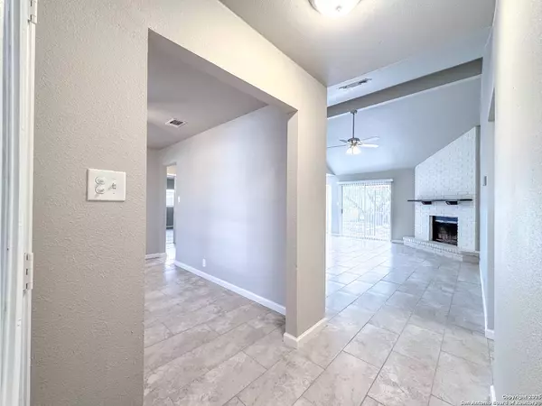 4635 French Meadow, San Antonio, TX 78250