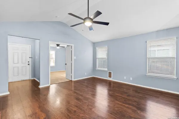 6019 Old Chimney, San Antonio, TX 78250