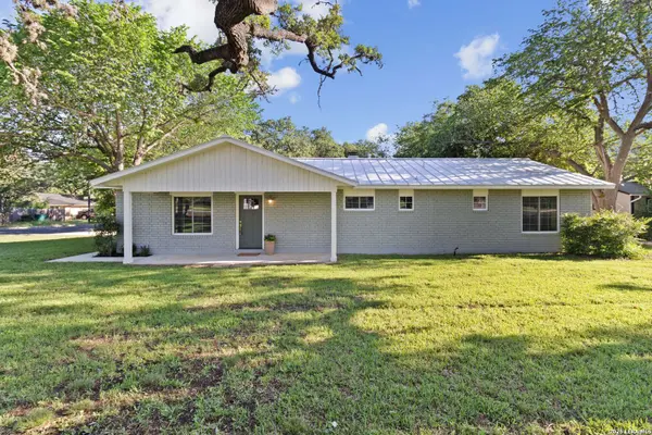 404 Oak Park Dr, Boerne, TX 78006