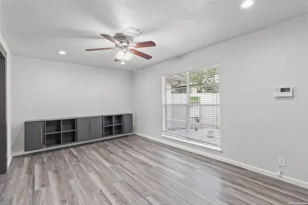 6027 FOREST SHADOW ST, San Antonio, TX 78240
