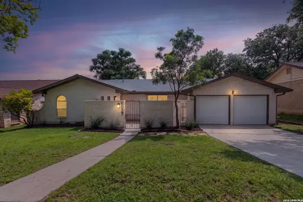 6027 FOREST SHADOW ST, San Antonio, TX 78240