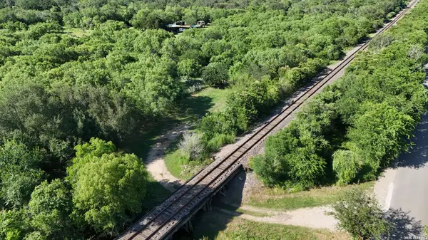 14589 RAILROAD ST, Lytle, TX 78052