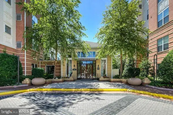 9490 VIRGINIA CENTER BLVD #323
