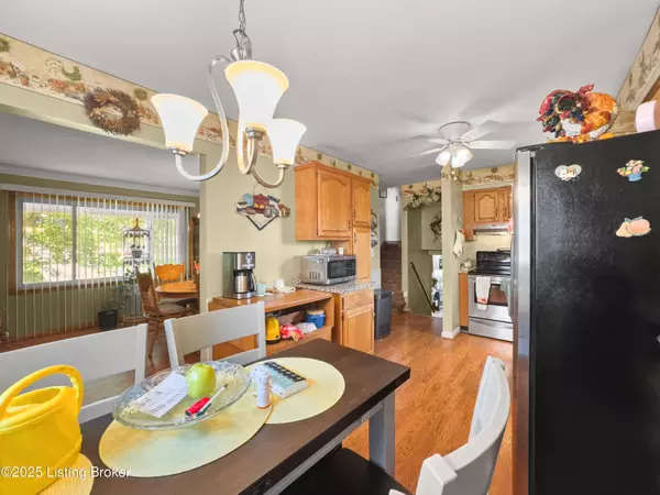 3408 Pinecroft Dr, Louisville, KY 40219