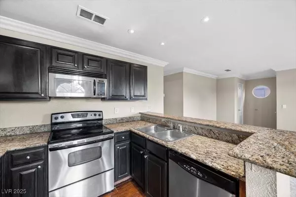 4050 Pacific Harbors DR #213, Las Vegas, NV 89121