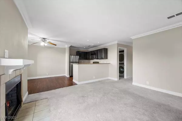 4050 Pacific Harbors DR #213, Las Vegas, NV 89121