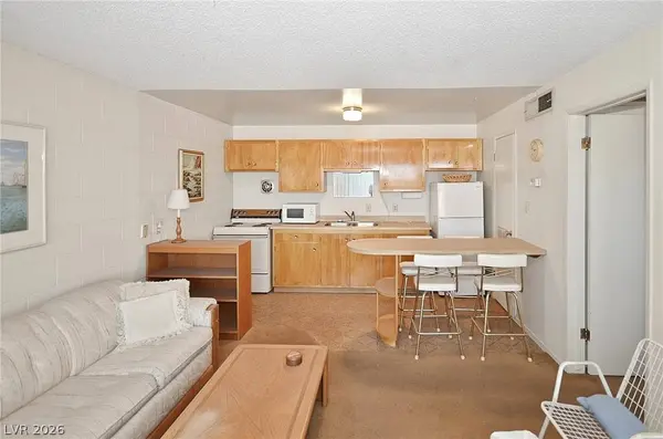 3720 Royal Crest ST #21, Las Vegas, NV 89119