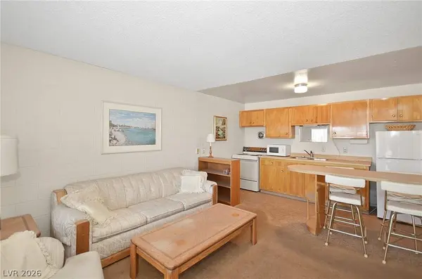 3720 Royal Crest ST #21, Las Vegas, NV 89119