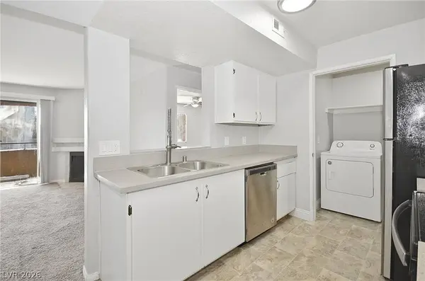 220 Mission Catalina LN #207, Las Vegas, NV 89107
