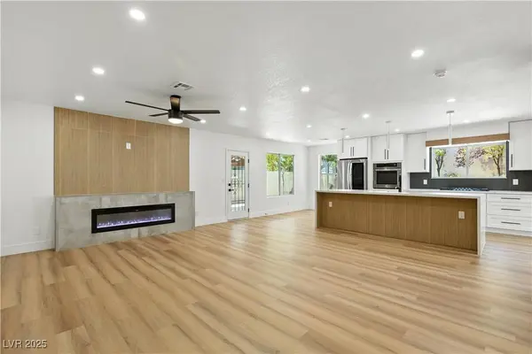 2105 Madagascar LN, Las Vegas, NV 89117