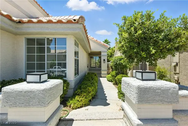 2105 Madagascar LN, Las Vegas, NV 89117