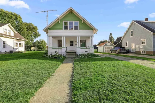 145 E Burnett Street, Beaver Dam, WI 53916