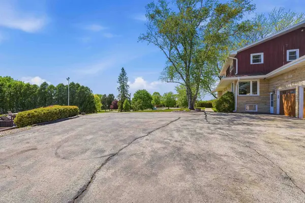 319 Hilllcrest Drive, Beaver Dam, WI 53916