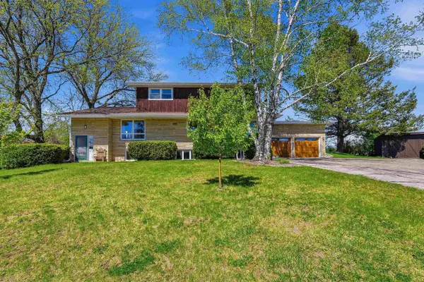 319 Hilllcrest Drive, Beaver Dam, WI 53916
