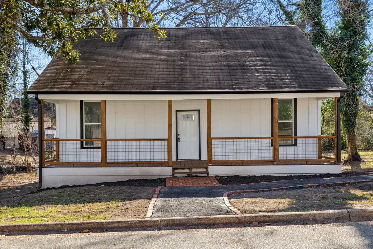 41 Wilcoxon St, Newnan, GA 30263-1451