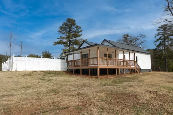 Newnan, GA 30263-4048,2562 Roscoe Rd