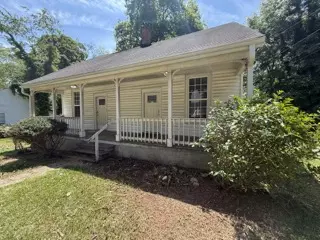 39 Wilcoxon St, Newnan, GA 30263-1451