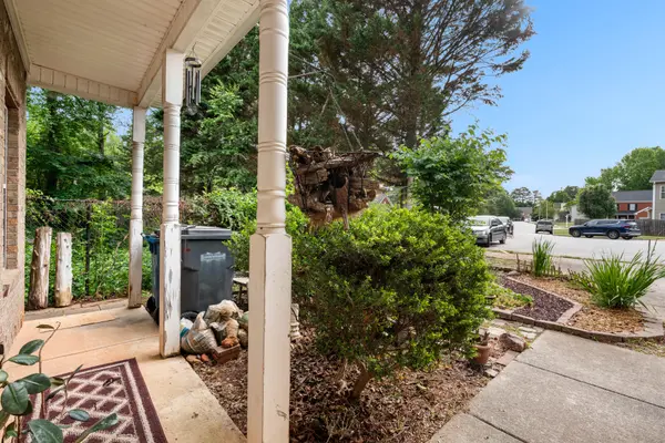 635 Shadowmoore Dr, Riverdale, GA 30274-3579