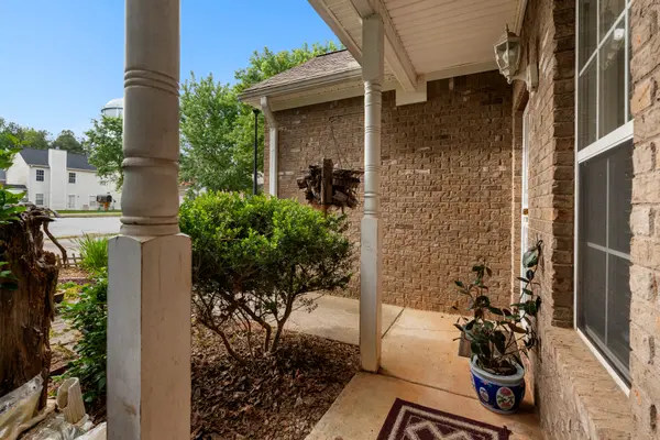 635 Shadowmoore Dr, Riverdale, GA 30274-3579