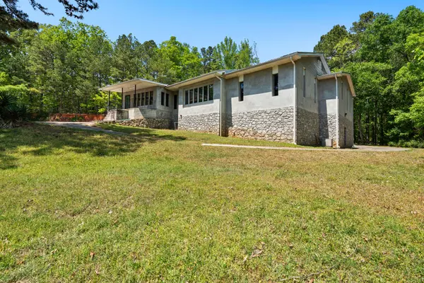 9530 Cedar Grove Rd, Fairburn, GA 30213-1859