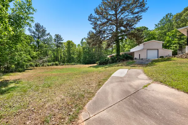 9530 Cedar Grove Rd, Fairburn, GA 30213-1859
