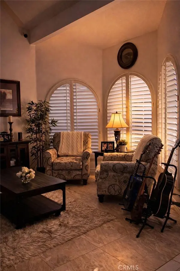28830 Shadow Valley, Saugus, CA 91390