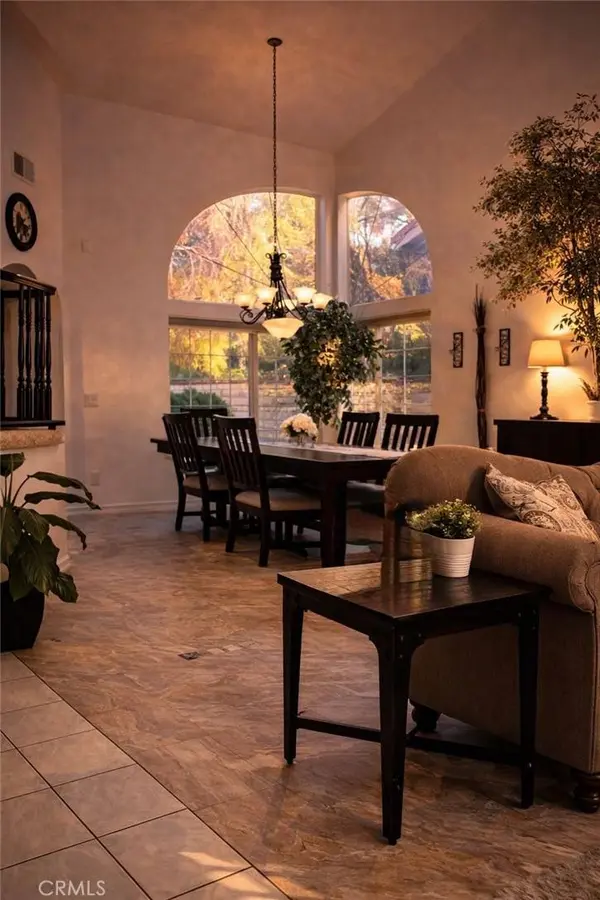 28830 Shadow Valley, Saugus, CA 91390