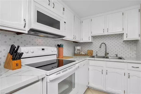 180 Seaview CT #515, Marco Island, FL 34145