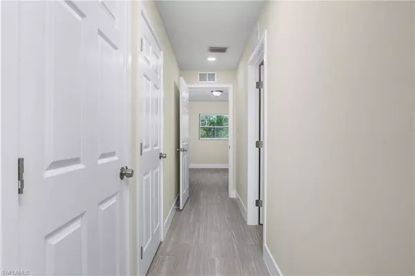 876 Apartment ST E, Lehigh Acres, FL 33974