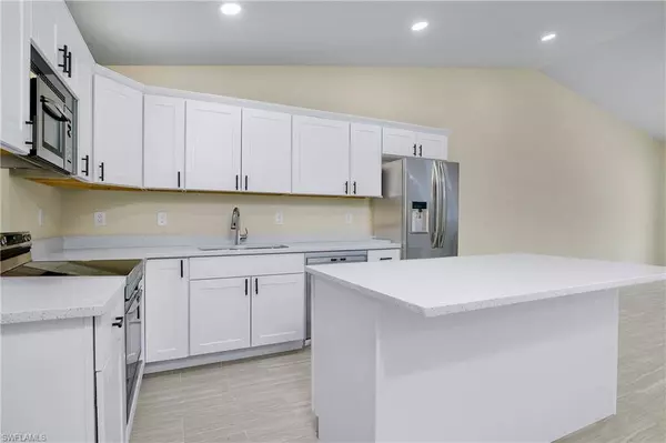 876 Apartment ST E, Lehigh Acres, FL 33974