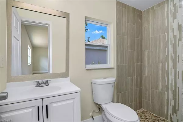 876 Apartment ST E, Lehigh Acres, FL 33974