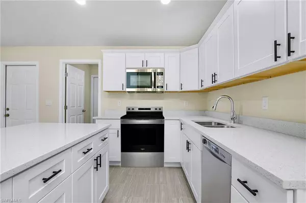 876 Apartment ST E, Lehigh Acres, FL 33974