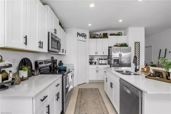 4094 San Clemente CT, North Fort Myers, FL 33917